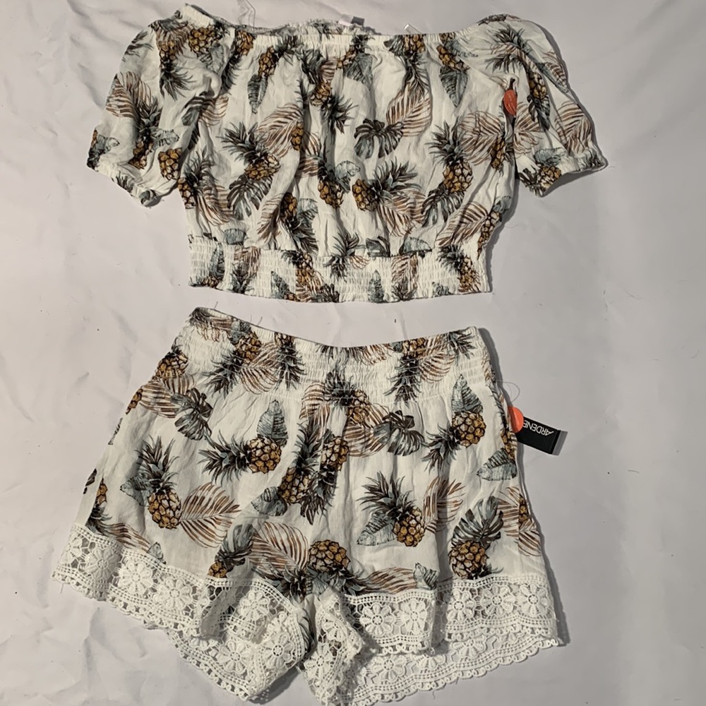 Ardene Outfit Size S and L - Picture 4 of 10